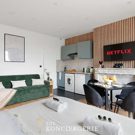 Bm D'architecte Avec Cheminee - Design -4 Personnes * Paris